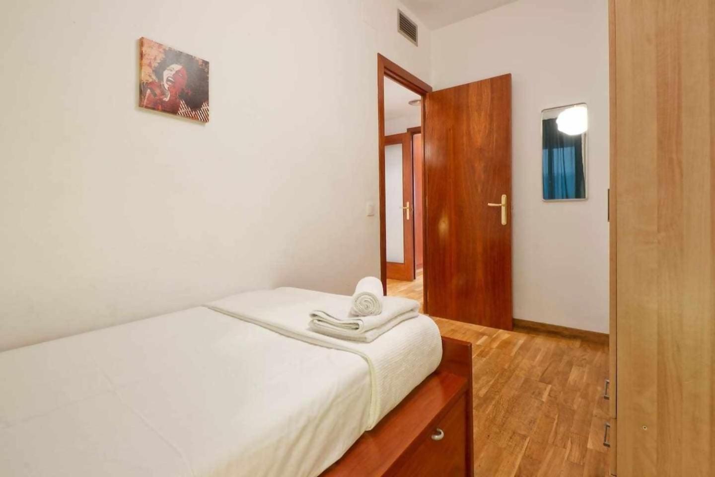 Comfortable 4 Rooms 2Bath W Balcony Barcelona Bagian luar foto