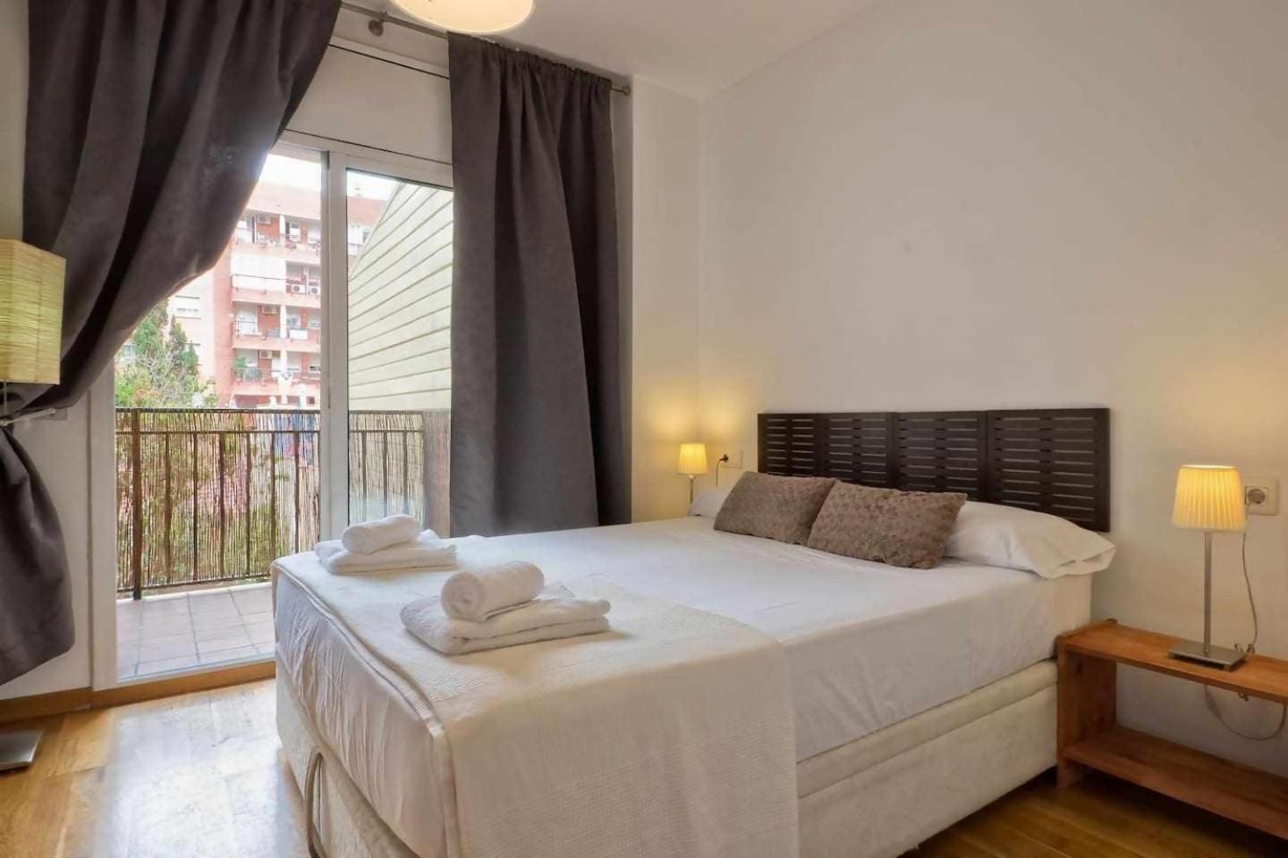 Comfortable 4 Rooms 2Bath W Balcony Barcelona Bagian luar foto