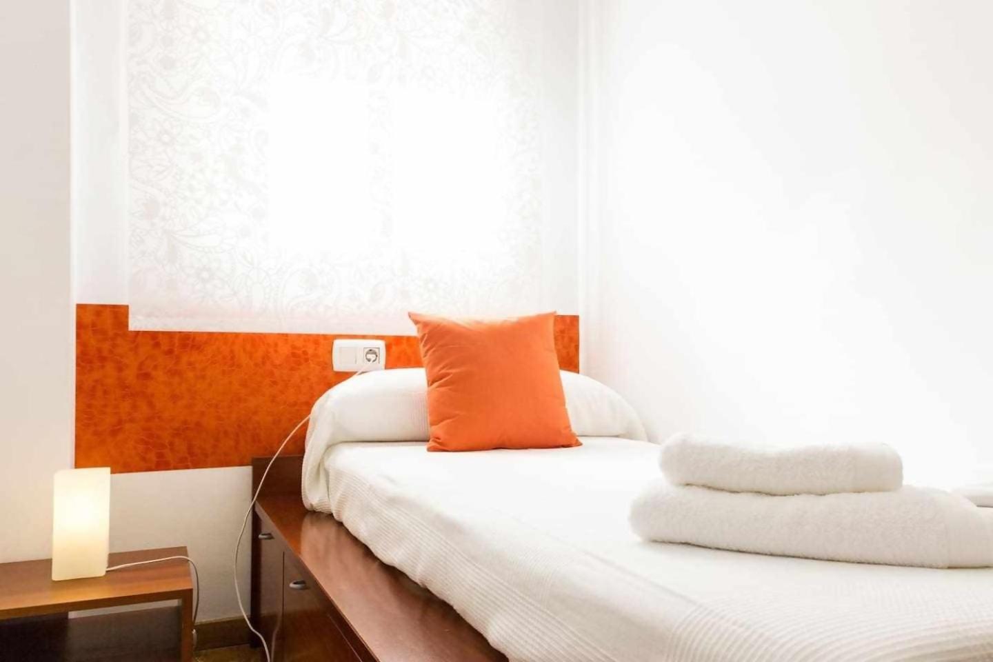 Comfortable 4 Rooms 2Bath W Balcony Barcelona Bagian luar foto